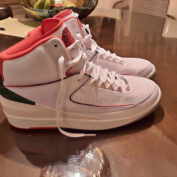 Nike Air Jordan 2 - Retro Italy - White Fire Red Sail - Leather _ NWOT